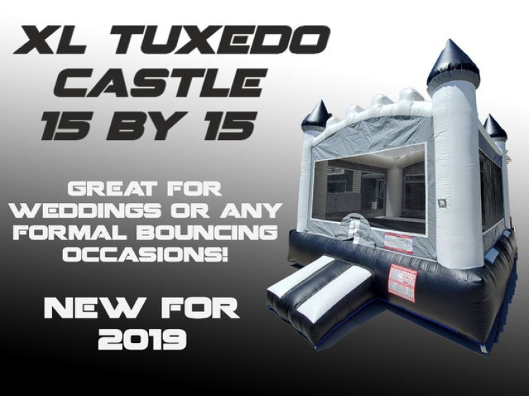 XL Tuxedo Castle Bounce House
